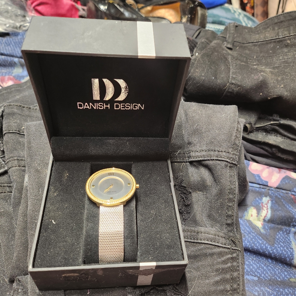 Gold-Tone Watch with Gray Dial